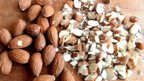 مغز بادام مامایی ممتاز مناسب آجیل و صنایع غذایی